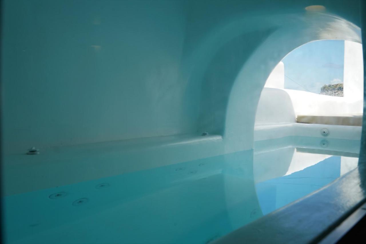 Oinos Luxury Suites Foinikiá Екстериор снимка