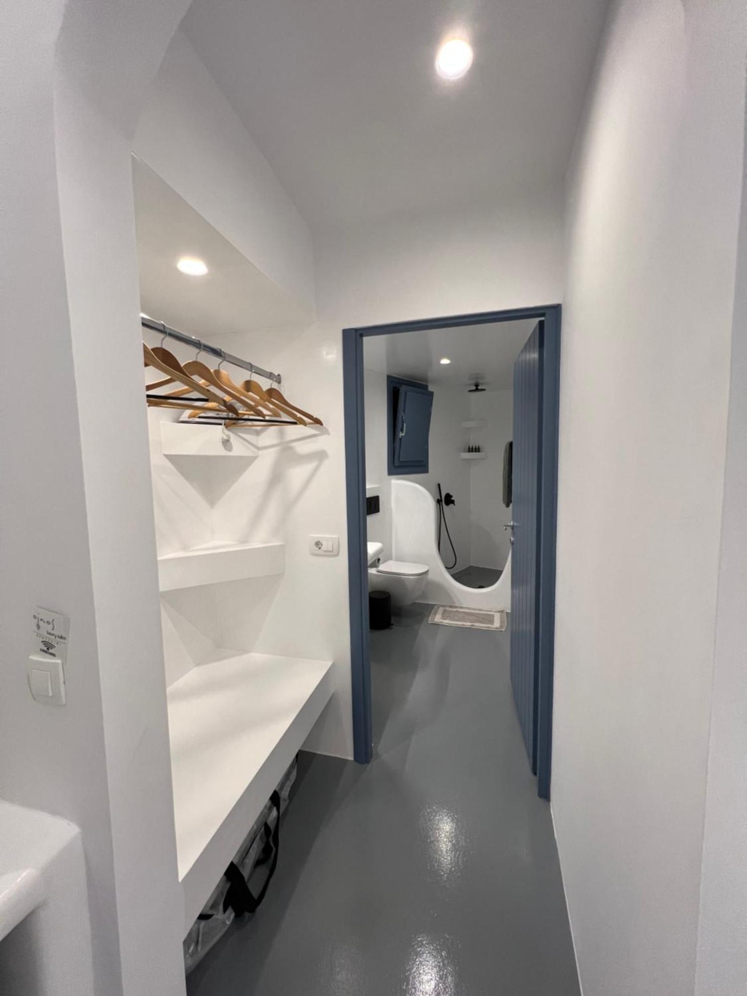 Oinos Luxury Suites Foinikiá Екстериор снимка