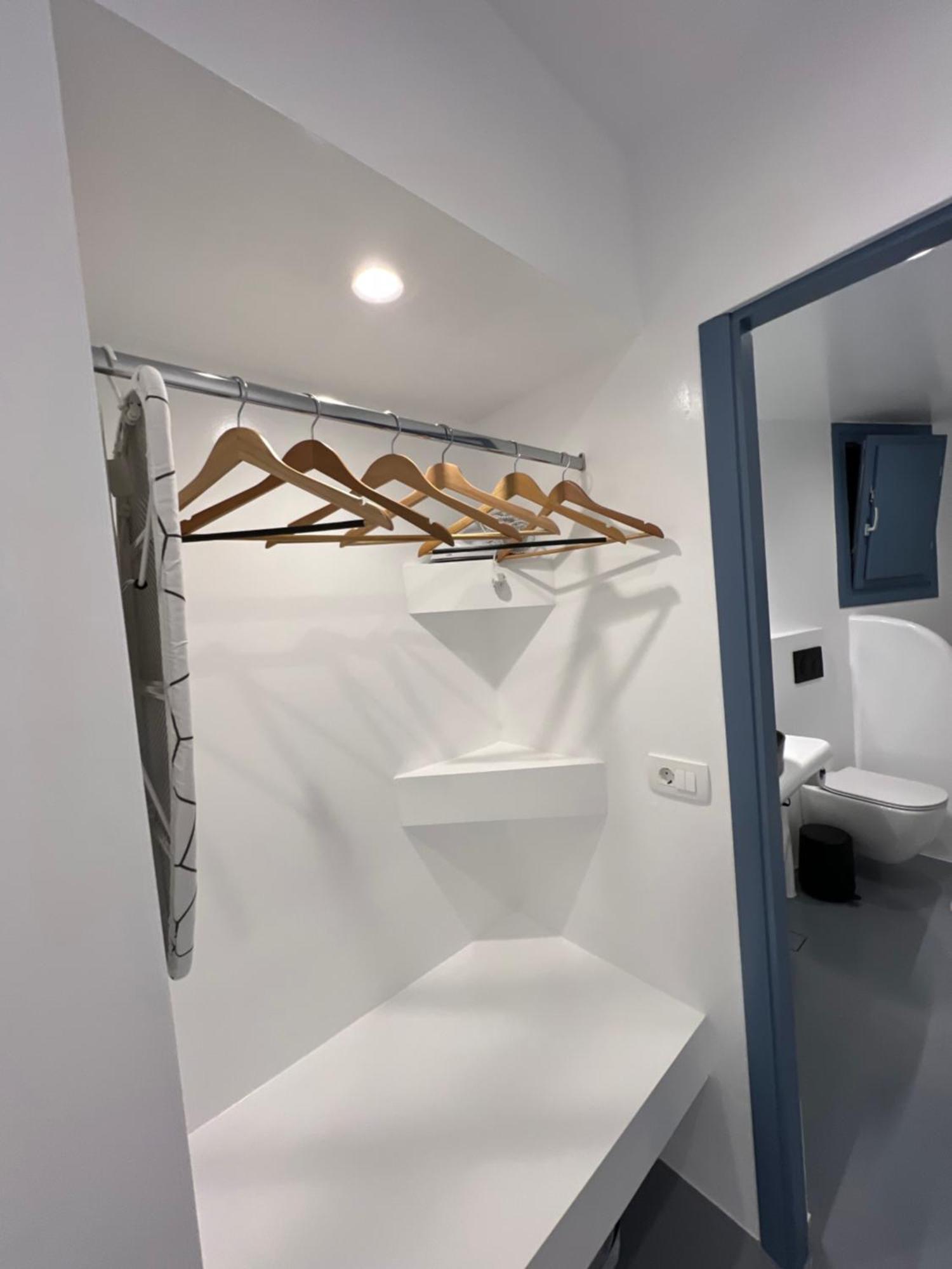Oinos Luxury Suites Foinikiá Екстериор снимка