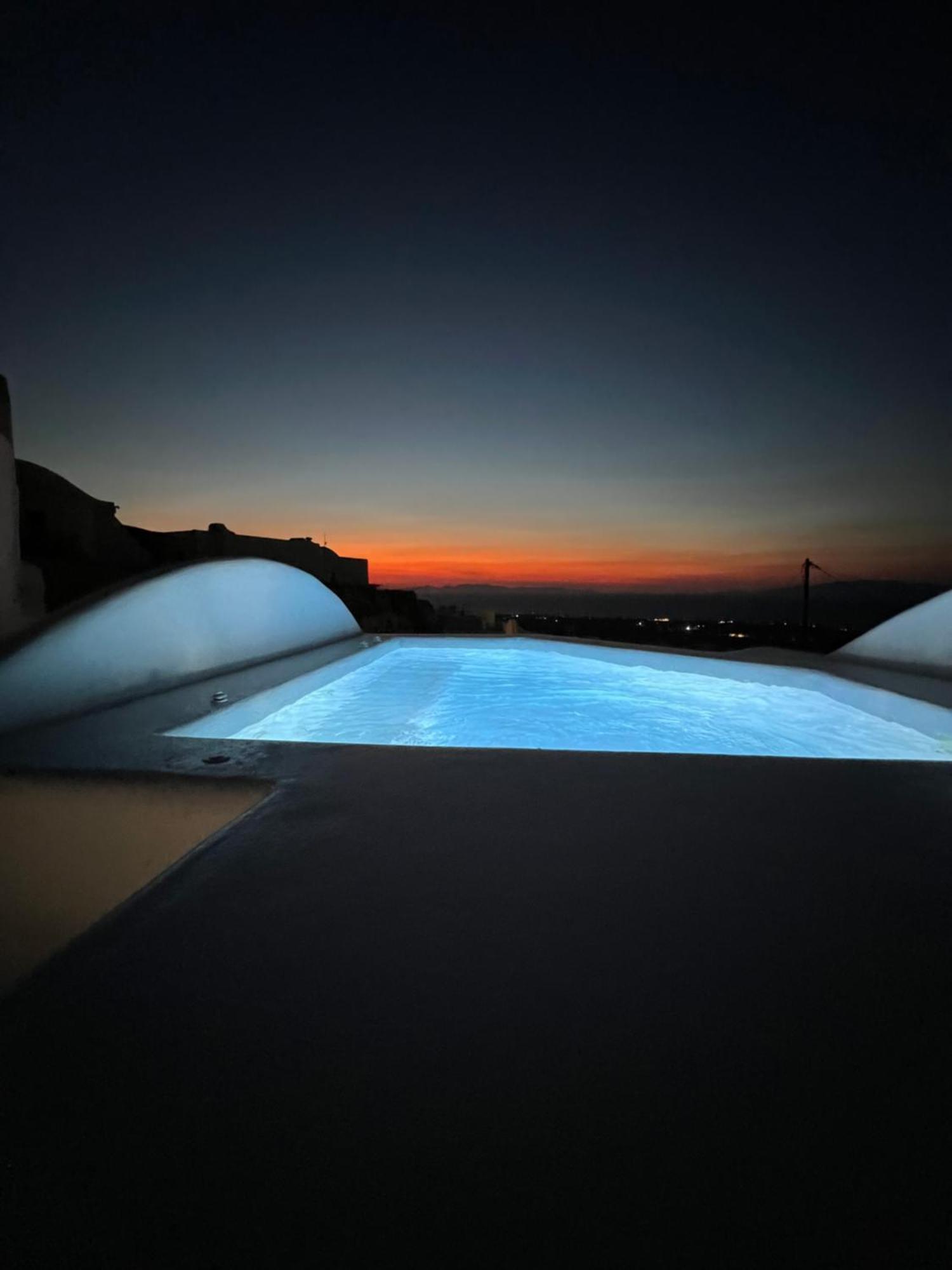 Oinos Luxury Suites Foinikiá Екстериор снимка